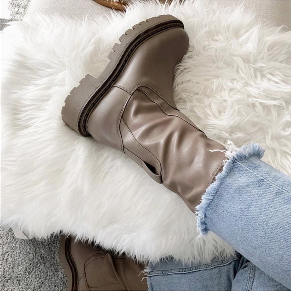 H&M Chelsea boots bloggers favorite taupe 🍁